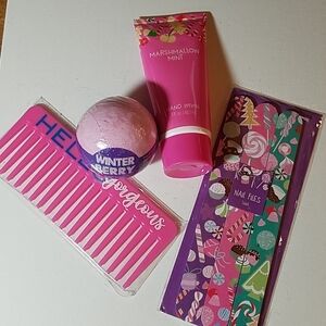 Tolietry Set of 4 Items